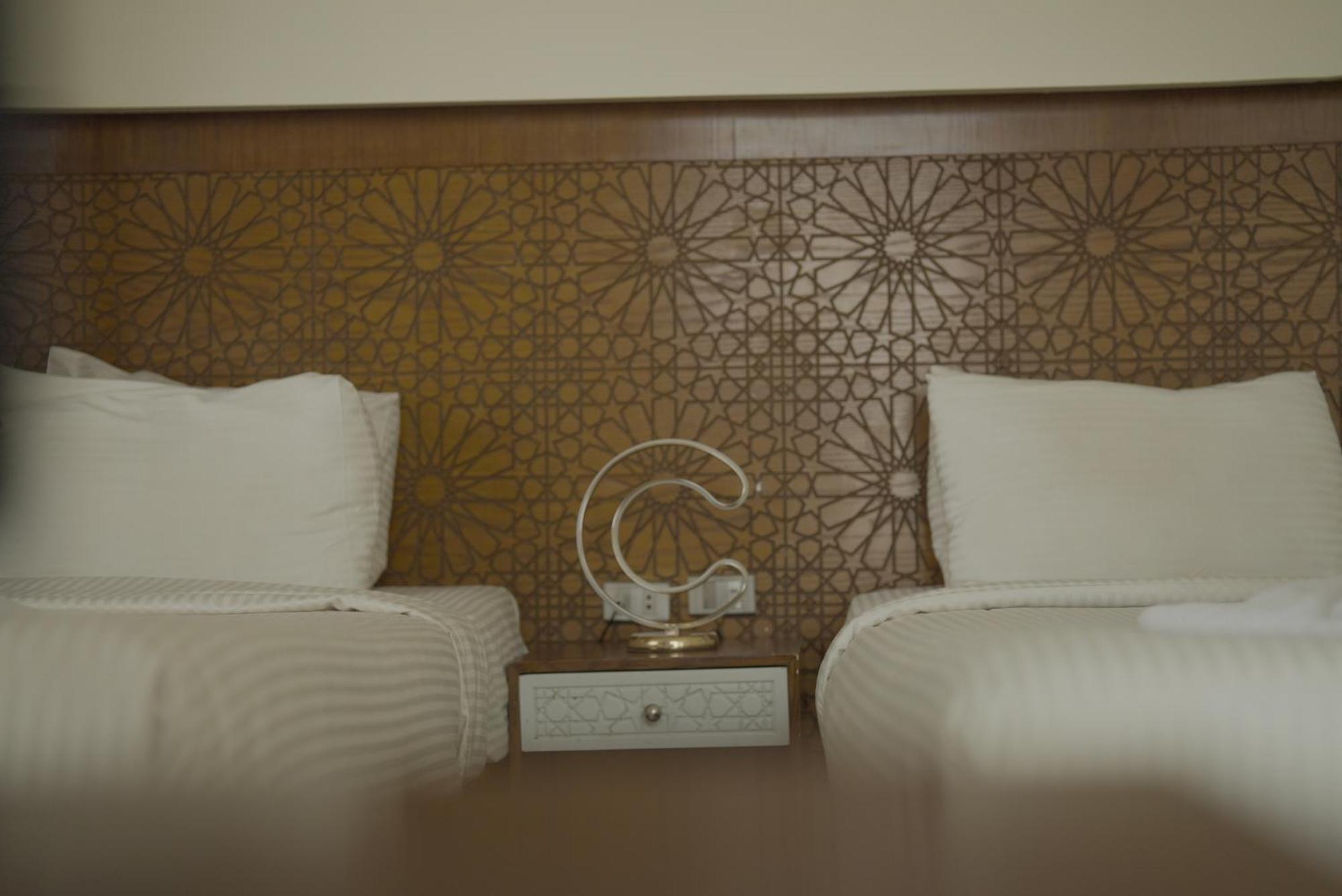Inn Queen Cleopatra Pyramids